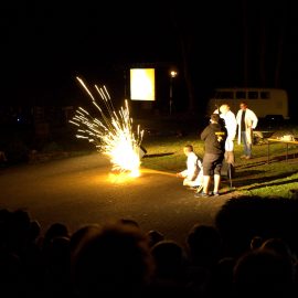 Feuer und Flamme für die Chemie – die Experimentalvorlesung auf der Mülheimer Freilichtbühne