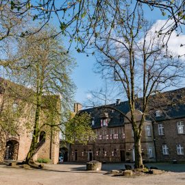 Schloss Broich zu Mülheim an der Ruhr – älteste Karolingerfestung nördlich der Alpen