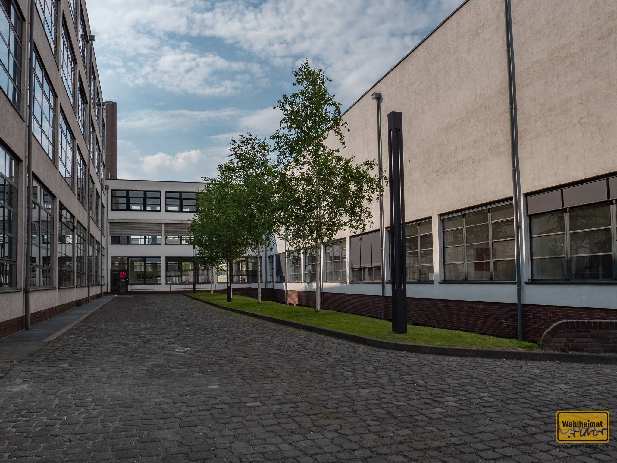 In Krefeld beherbergt das ehemalige VerSeidAG-Gelände nun einen Business Park. Hier ist Bauhaus nicht nur museal spürbar - man kann mittendrin arbeiten und kreativ sein.