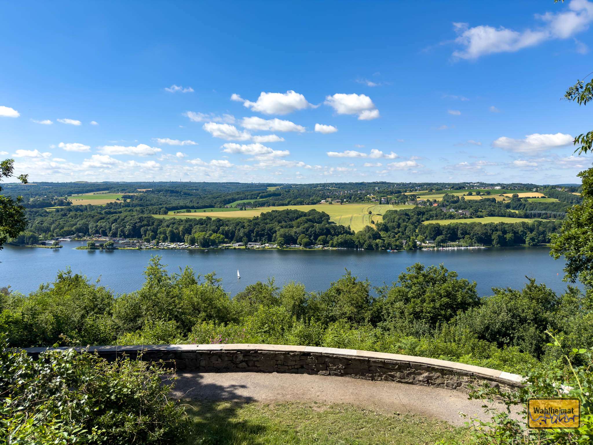Blick von der Korte-Klippe auf den Baldeneysee.
