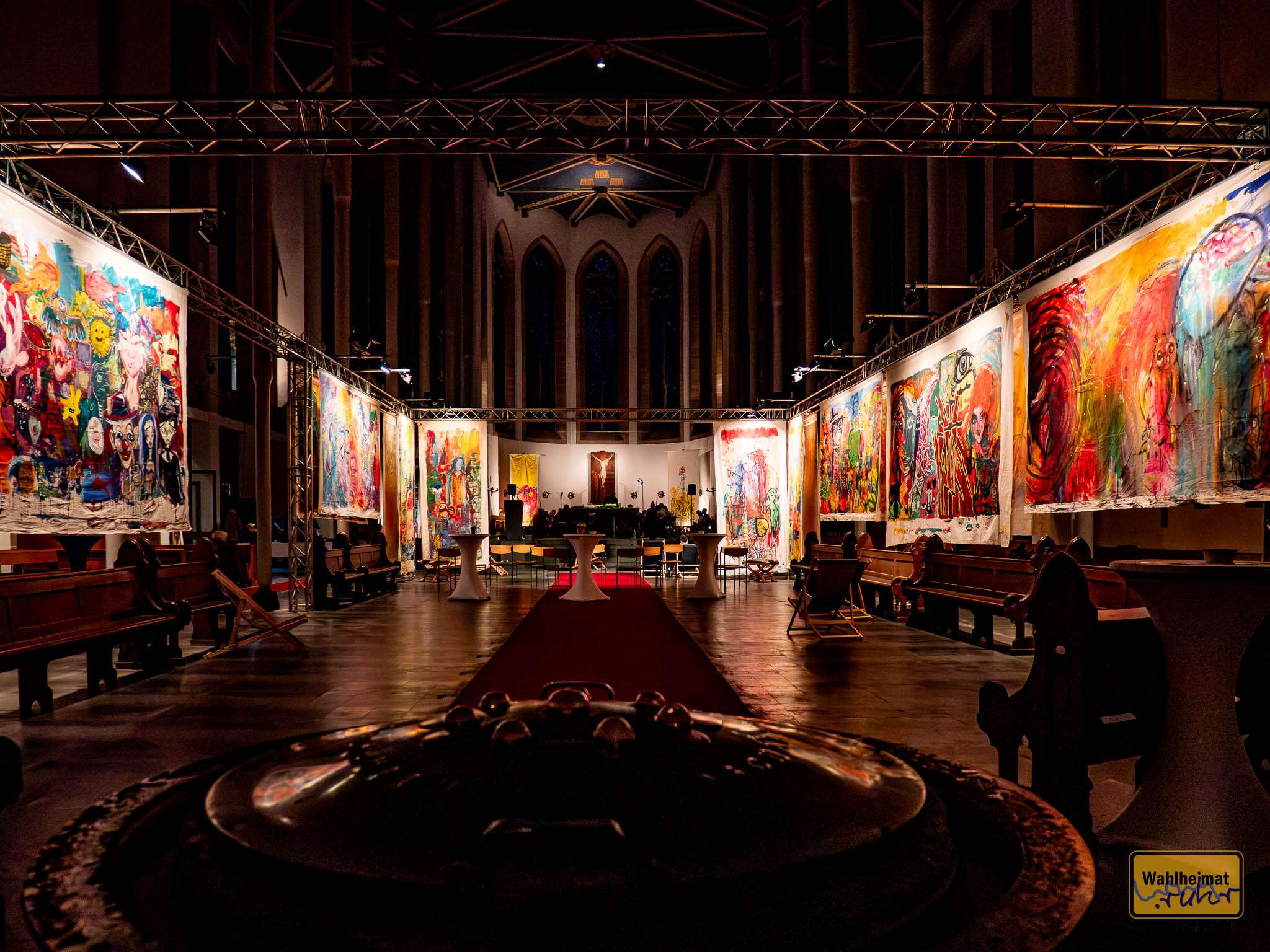 Blick ins Innere der Kirche St. Engelbert.